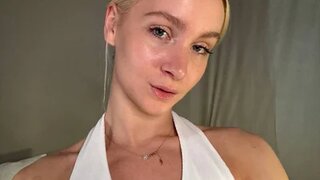 LunaVelvetti's Webcam
