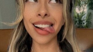SkinnyMiniMia's Webcam