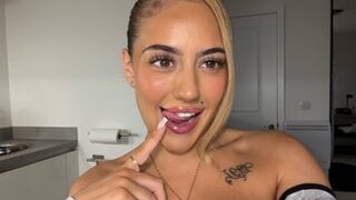 AlainaRosee's Webcam