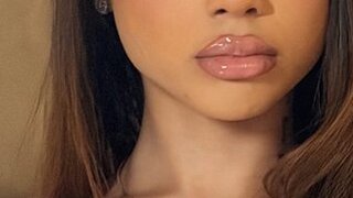 Tiny_petite_jaida's Webcam