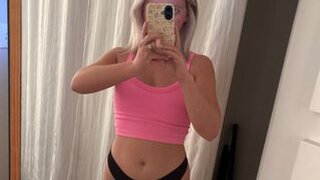 tinyblonde69's Webcam