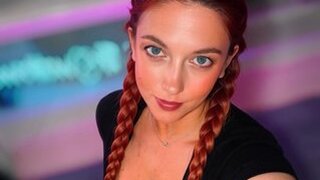 Erin_Swallows's Webcam