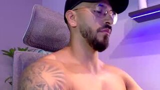 tony_muscle1's Webcam
