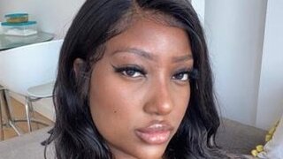 NyaraBuenoBabestationx's Webcam