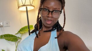 DerbyLaila's Webcam