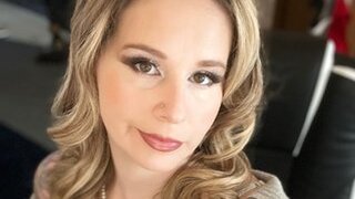Hottyhousewife18's Webcam