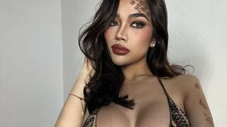 MiraMoxie's Webcam